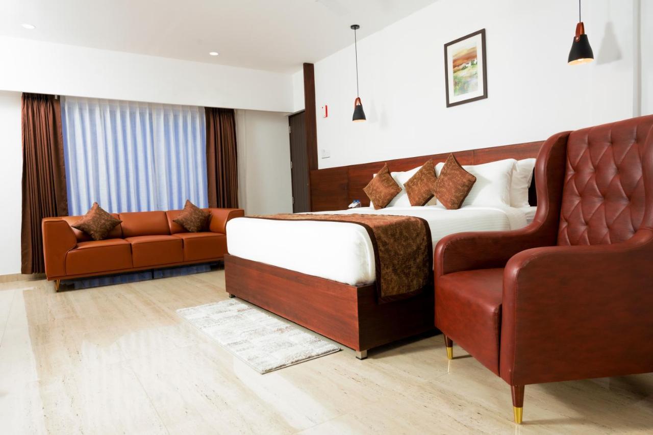 The Runway Hotel Kochi Exterior foto
